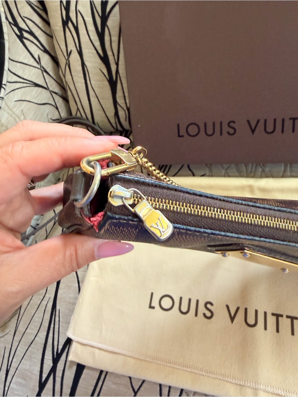 Louis Vuitton Eva Damier Ebene Brown Crossbody Chain Clutch Bag -original owner - Picture 7 of 12